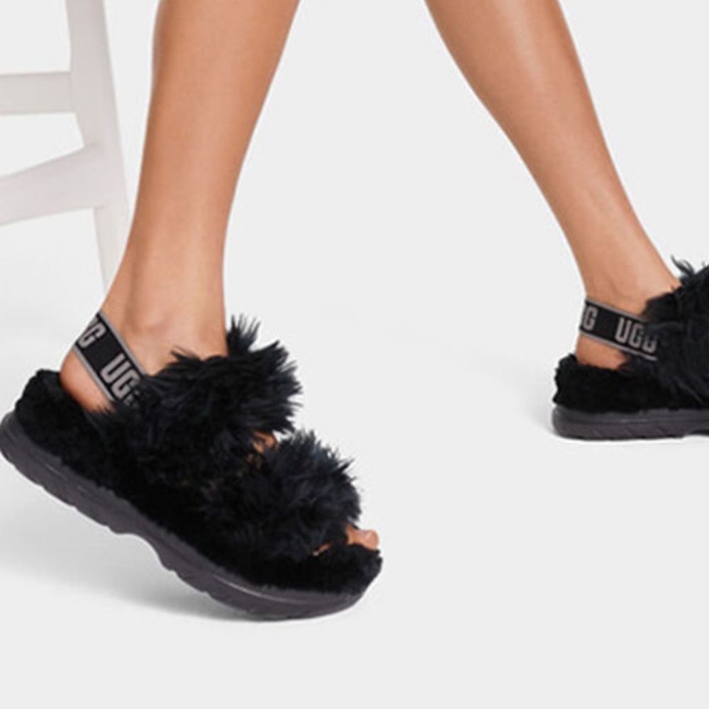 Ugg Women's
Fluff Sugar Sandal size 7